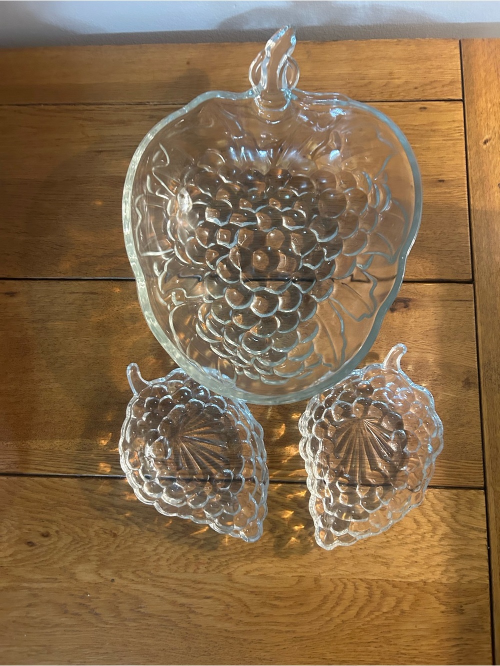 Indiana Glass Clear Grape Pattern Glass Serving Bowl Set